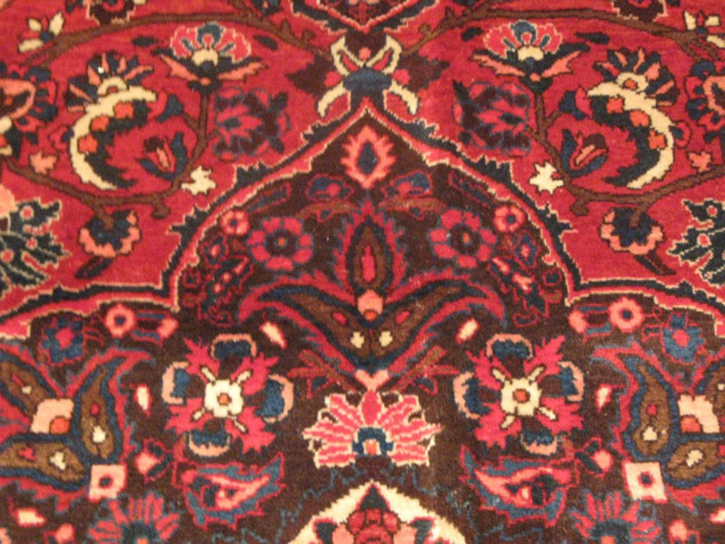 7' 0" x 10' 3" Vintage Bakhtiari Rug image 4