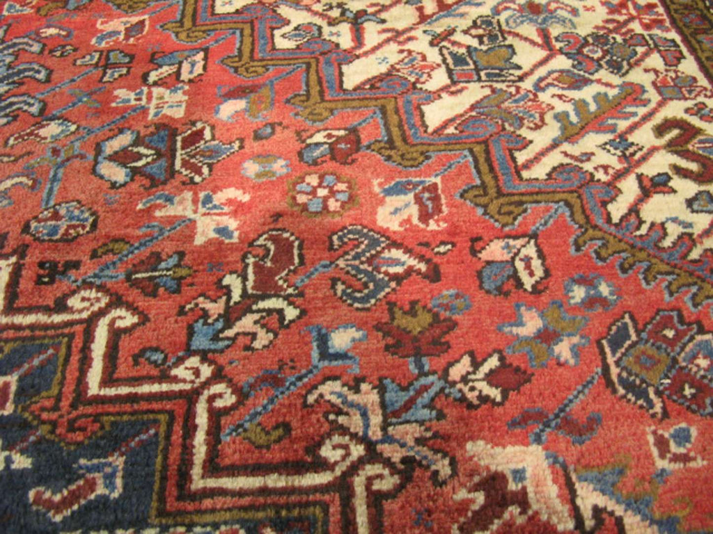 7' 1" x 10' 0" Persian Heriz Rug image 3