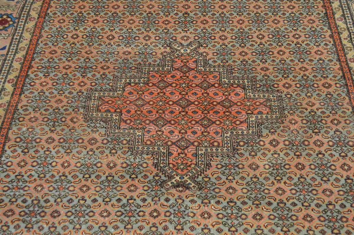 6' 6" x 9' 4" Persian Ardabil Rug image 2