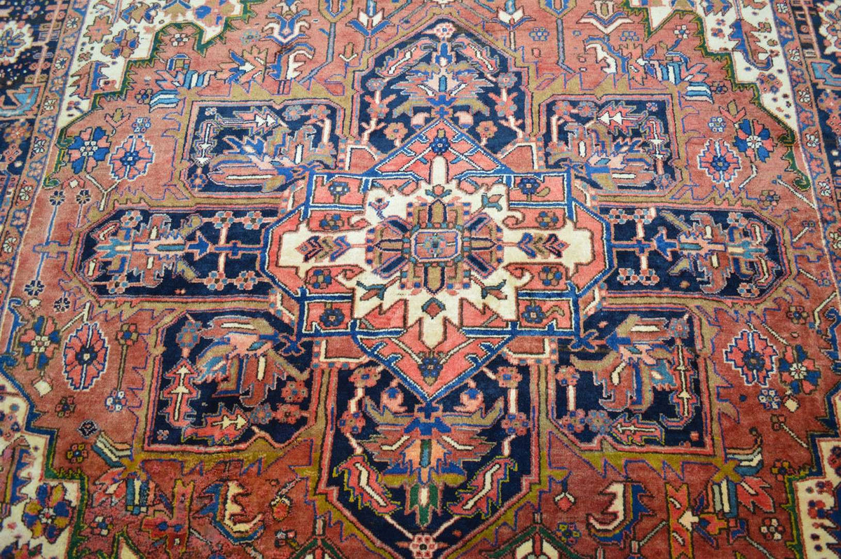 8' 0" x 10' 7" Persian Heriz Rug image 5