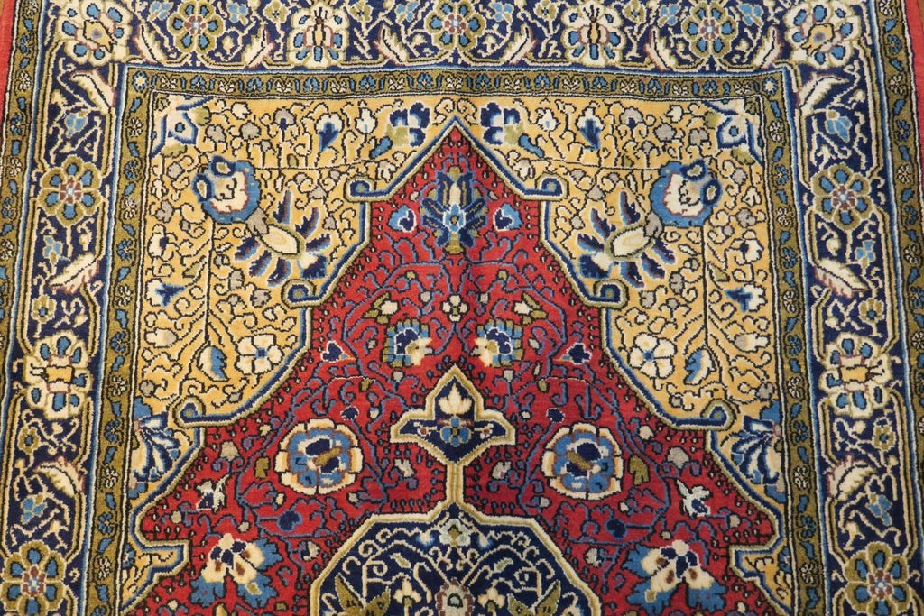 3' 5" x 5' 6" Persian Qoumsheh Rug image 5