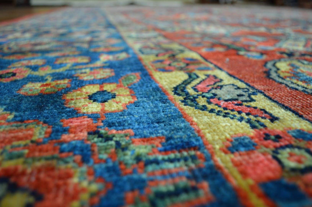 10' 5" x 13' 3" Persian Sarouk Rug image 5