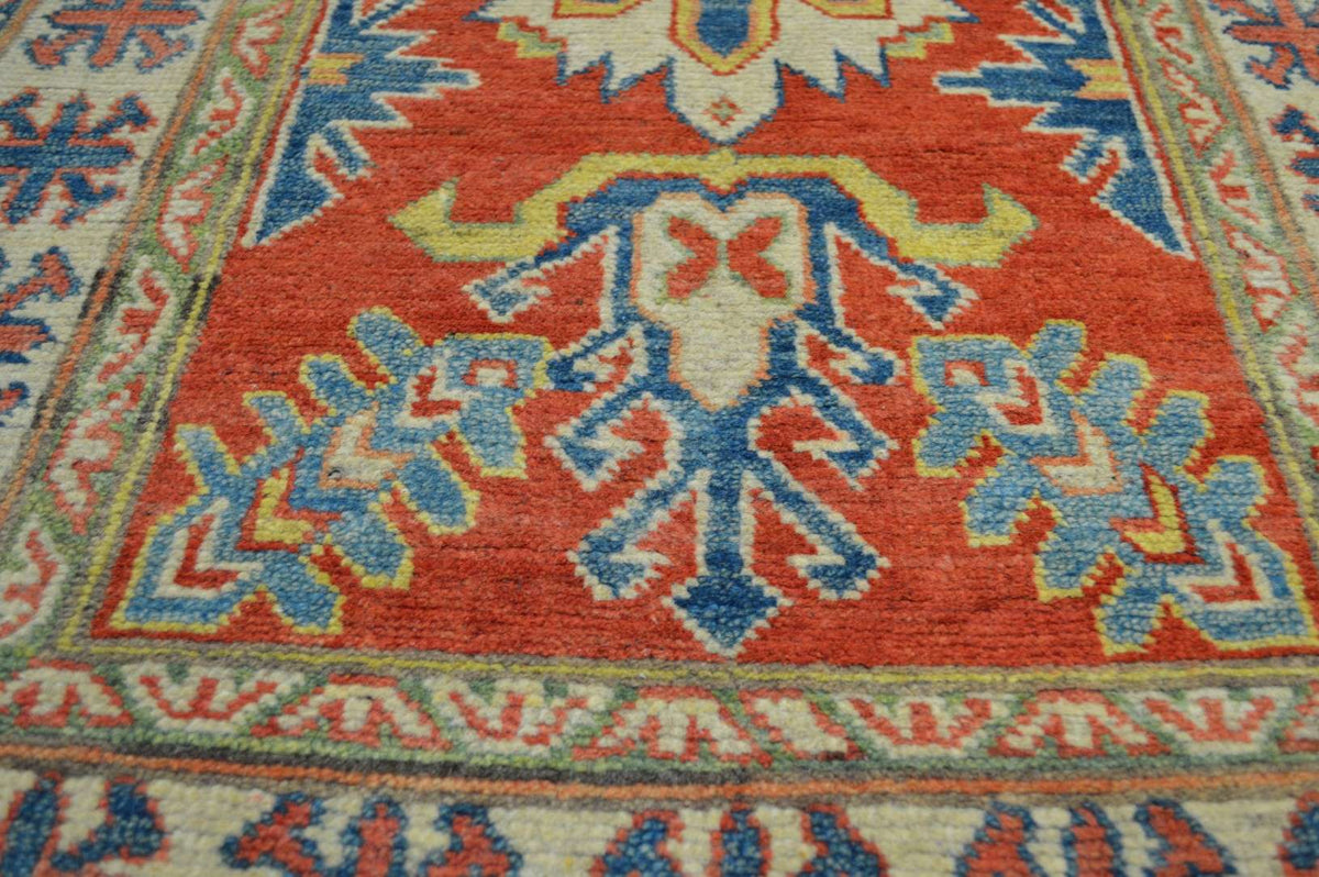 2' 7" x 4' 4" Pakistan Kazak Rug image 7