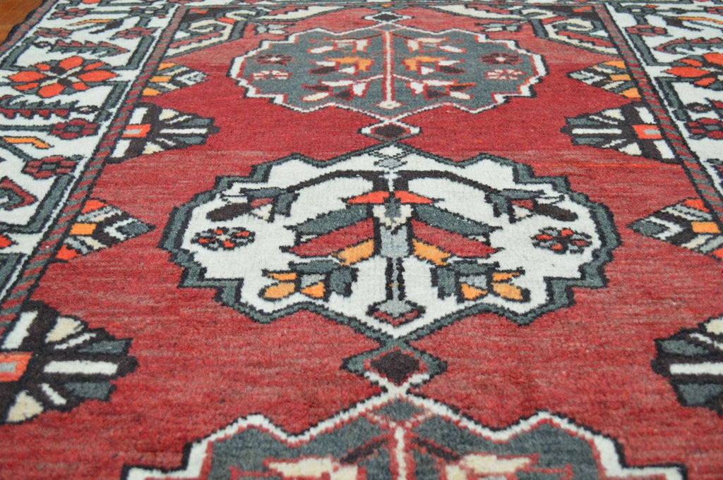4' 1" x 6' 3" Persian Bakhtiari Rug image 7