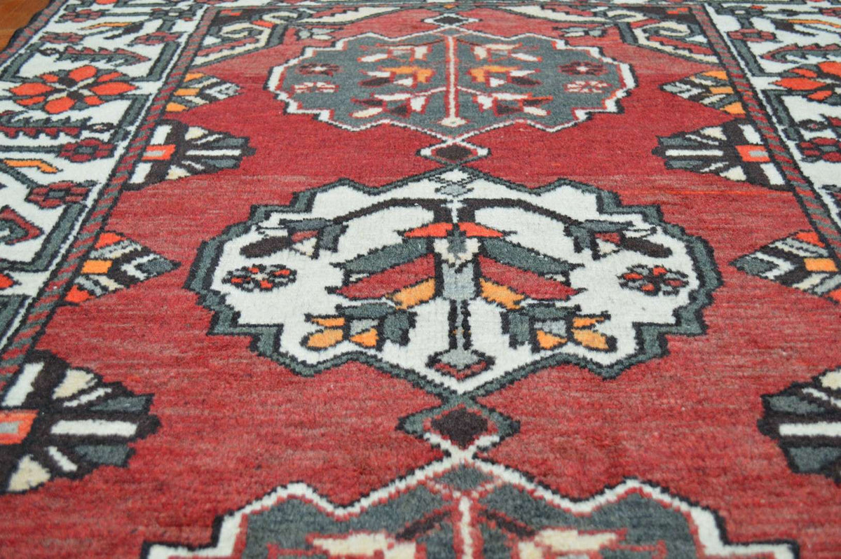 4' 1" x 6' 3" Persian Bakhtiari Rug image 7