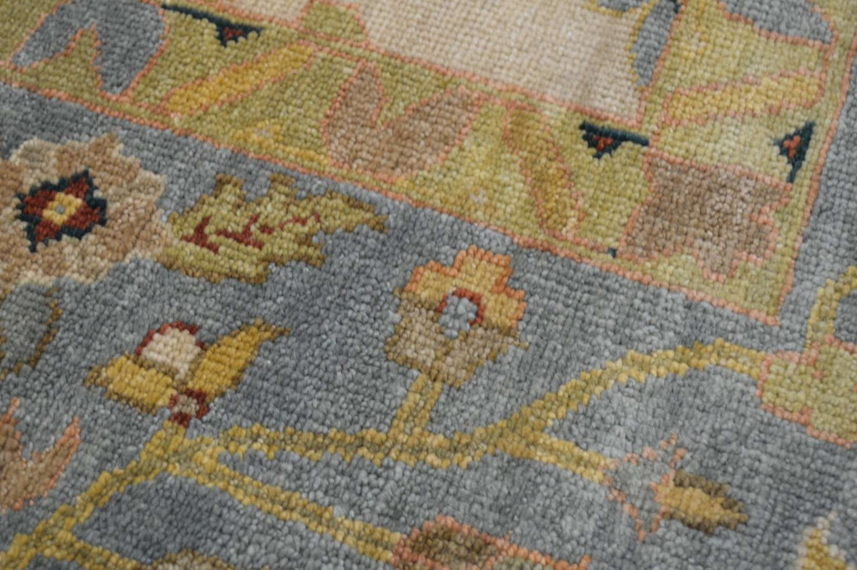 10' 0" x 13' 10" India Mahal Rug image 10