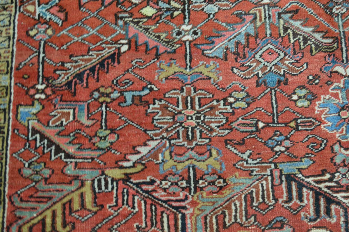 8' 4" x 11' 6" Persian Heriz Rug image 8
