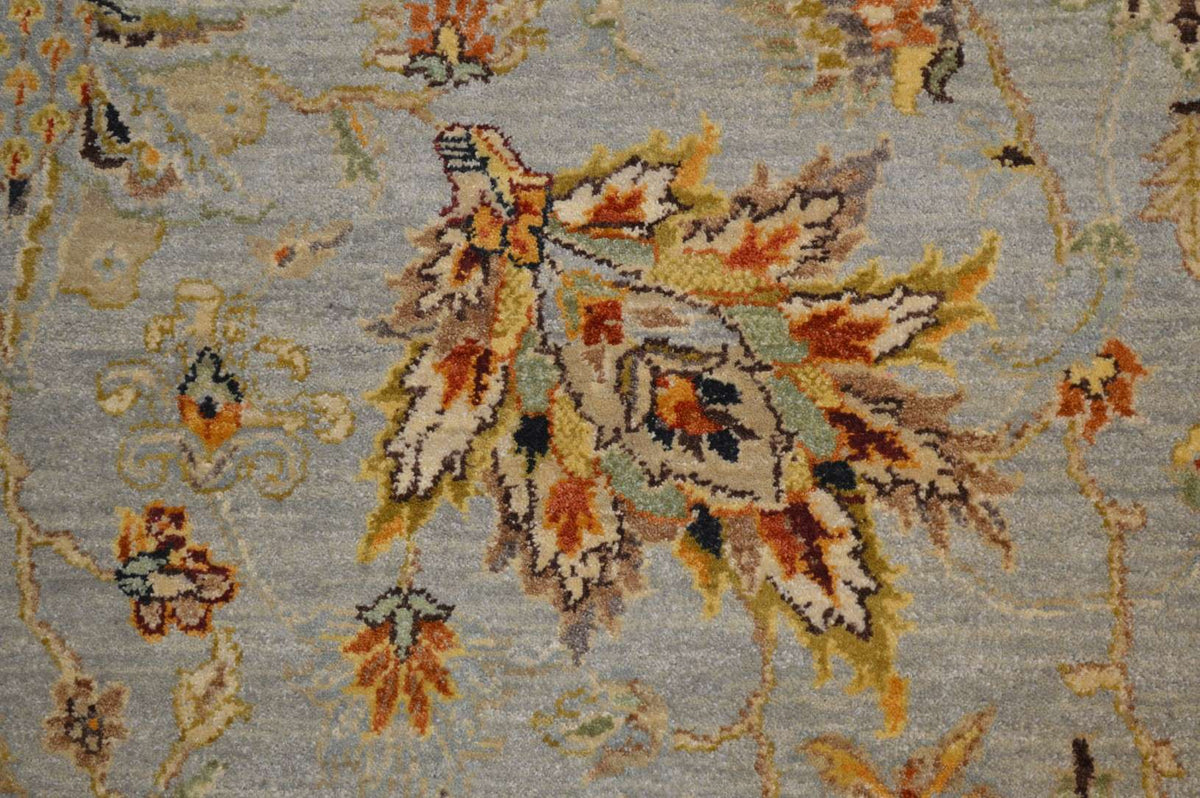 7' 9" x 8' 1" India Sultanabad Square Rug image 9