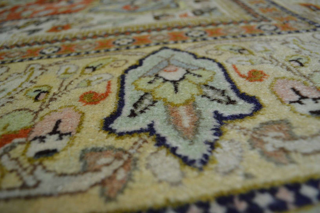 4' 8" x 6' 4" Persian Tabriz Rug image 9