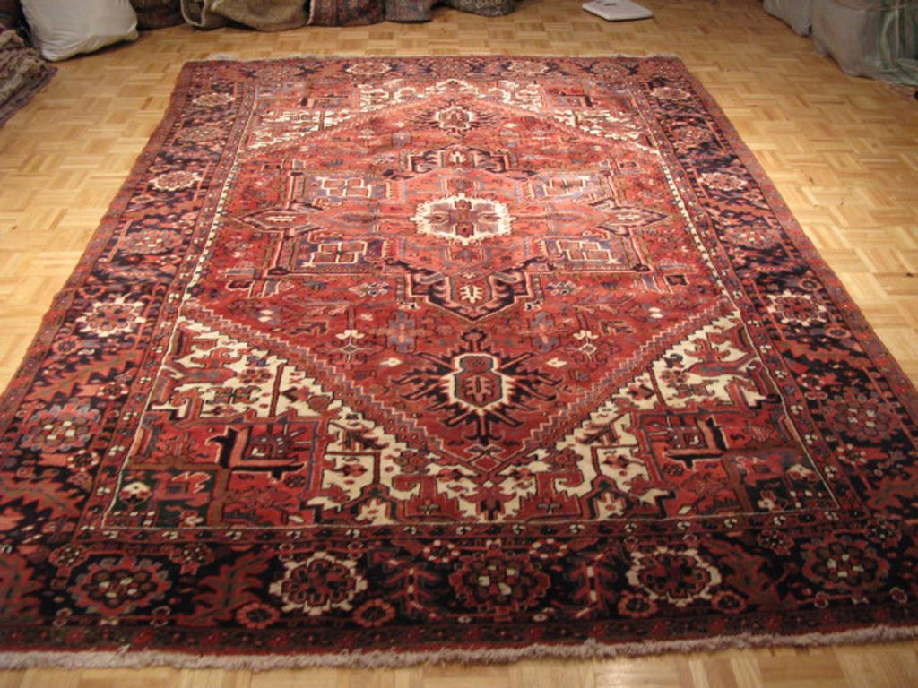 7' 9" x 11' 0" Persian Heriz Rug image 1