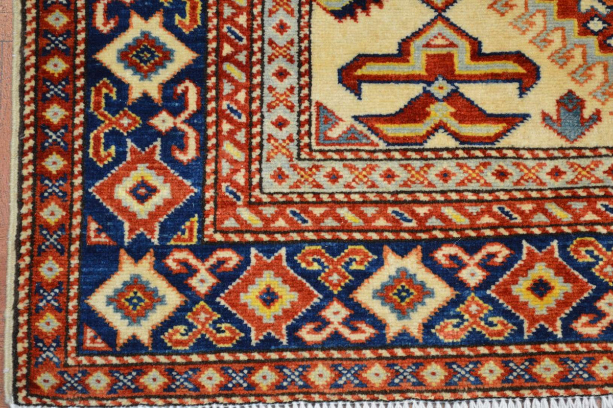 3' 8" x 5' 8" Pakistan Shirvan Rug image 5