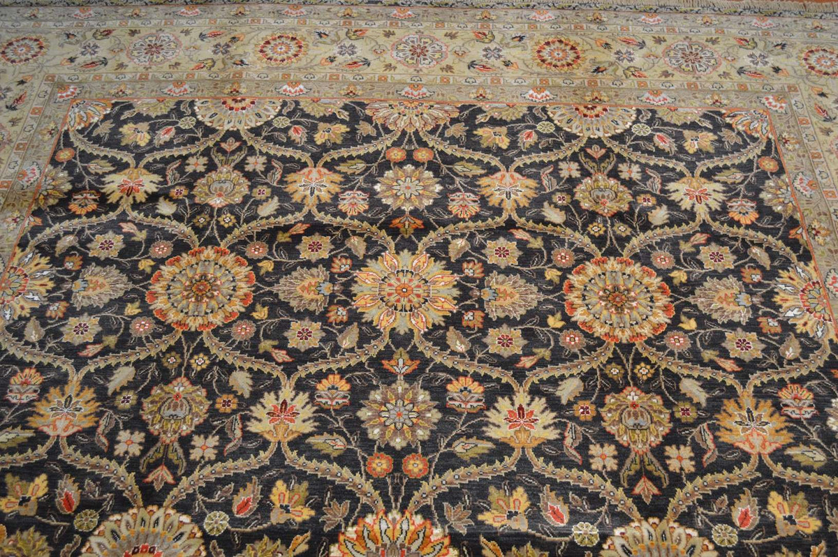 8' 0" x 9' 9" India Agra Rug image 2