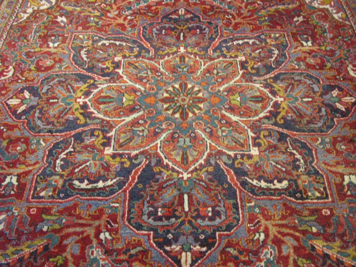 8' 0" x 11' 0" Persian Heriz Rug image 6