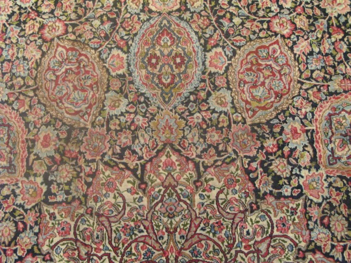 11' 5" x 17' 6" Persian Lavar Rug image 5