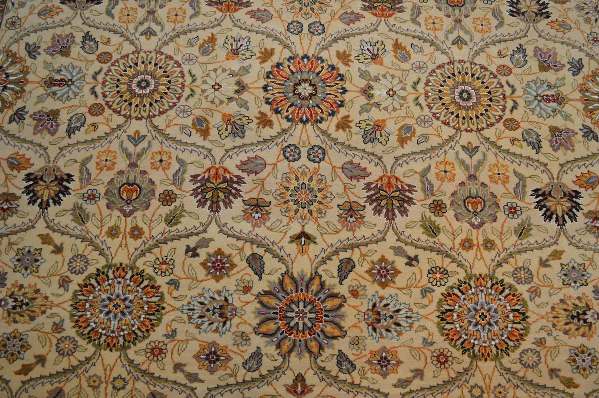 7' 9" x 8' 1" India Agra Rug image 7