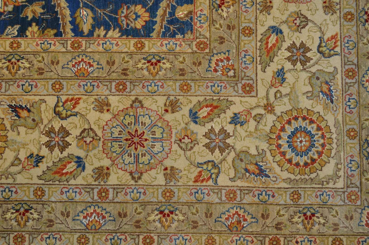 10' 0" x 14' 1" India Agra Rug image 4