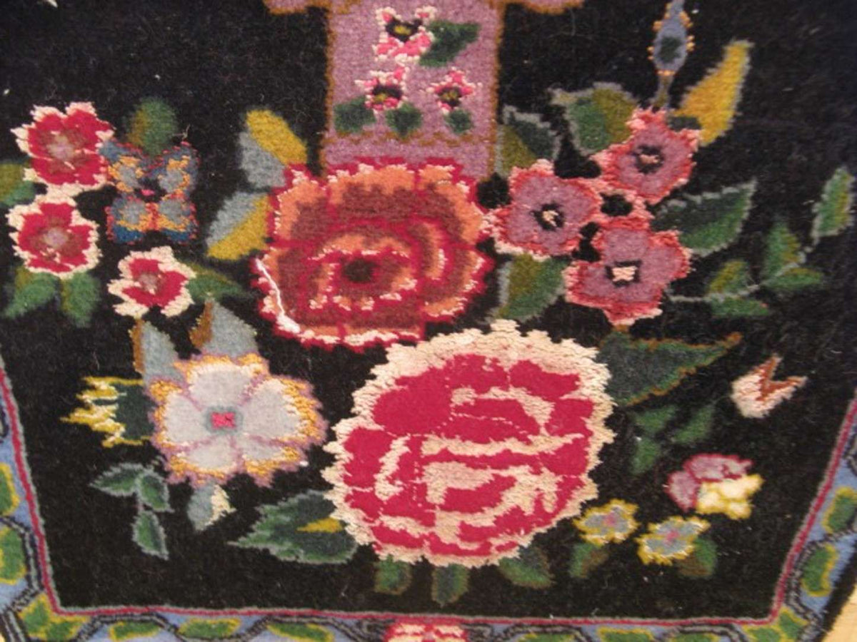 1' 0" x 1' 3" Persian Tabriz Rug image 3
