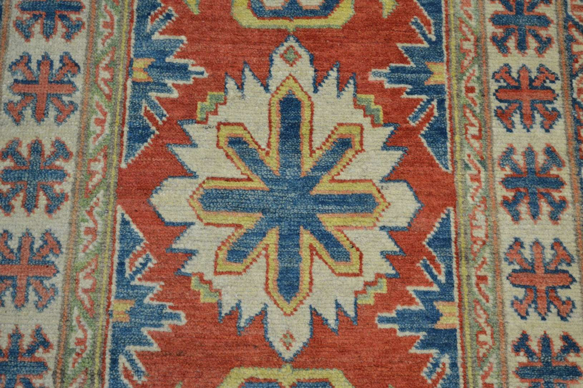 2' 7" x 4' 4" Pakistan Kazak Rug image 8