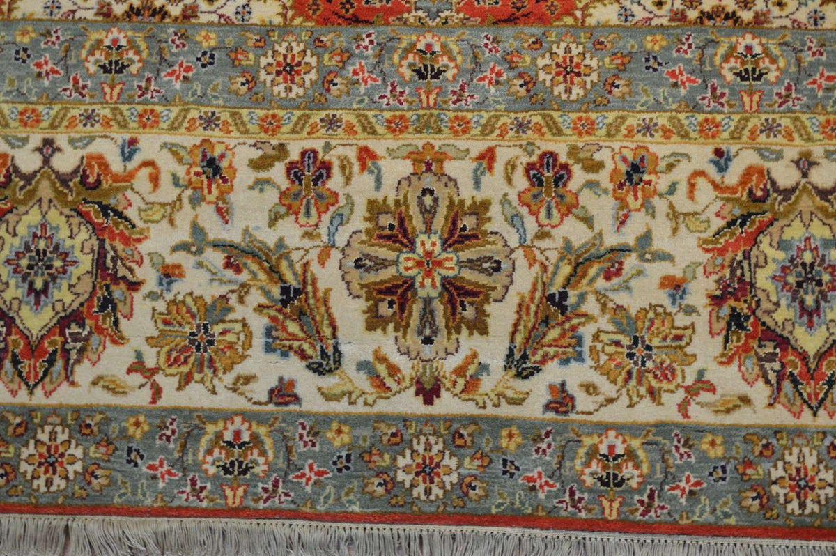 8' 1" x 10' 1" India Agra Rug image 4