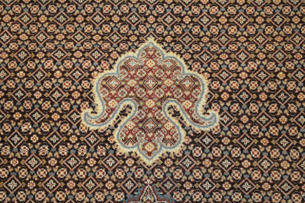 6' 8" x 9' 8" India Tabriz Rug image 6