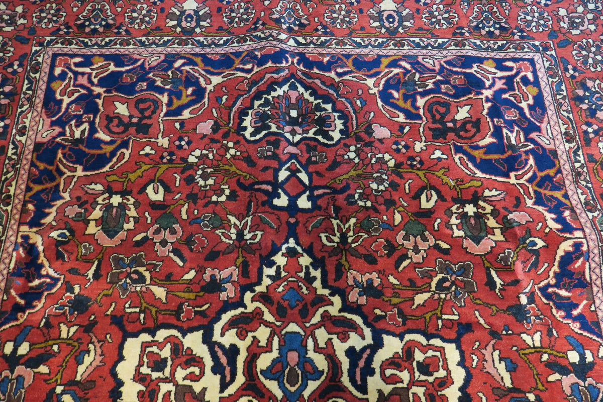 6' 9" x 10' 1" Persian Bakhtiar Rug image 3