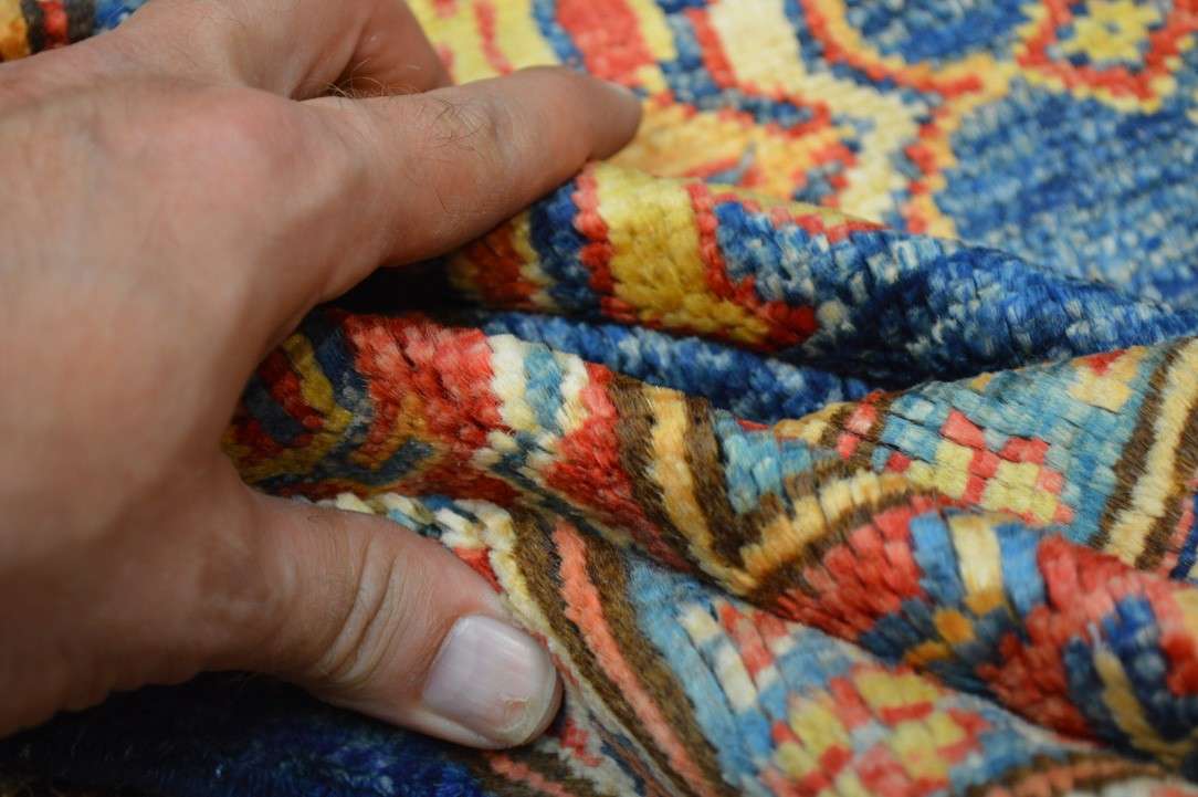 4' 0" x 6' 1" Pakistan Kazak Rug image 10