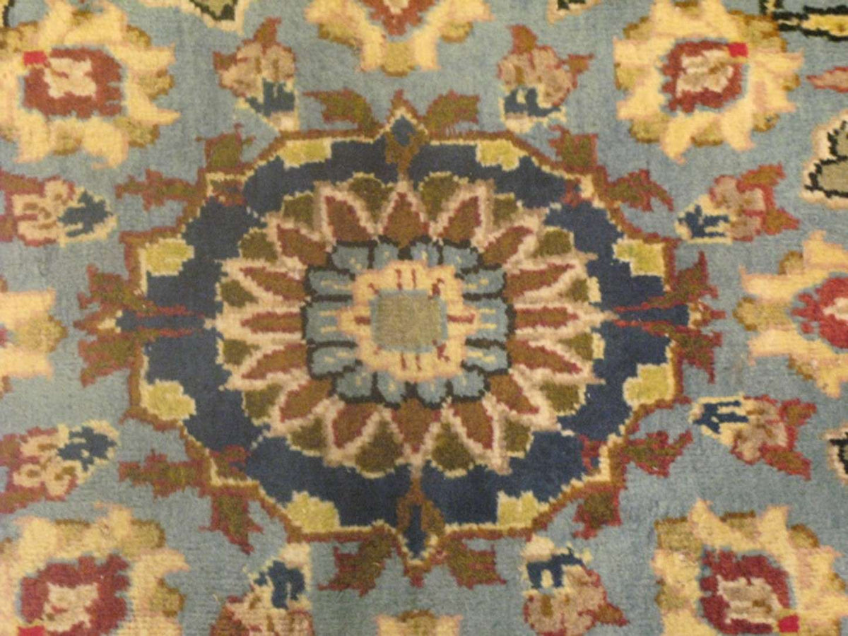 10' 4" x 16' 9" Persian Isfahan Rug image 9