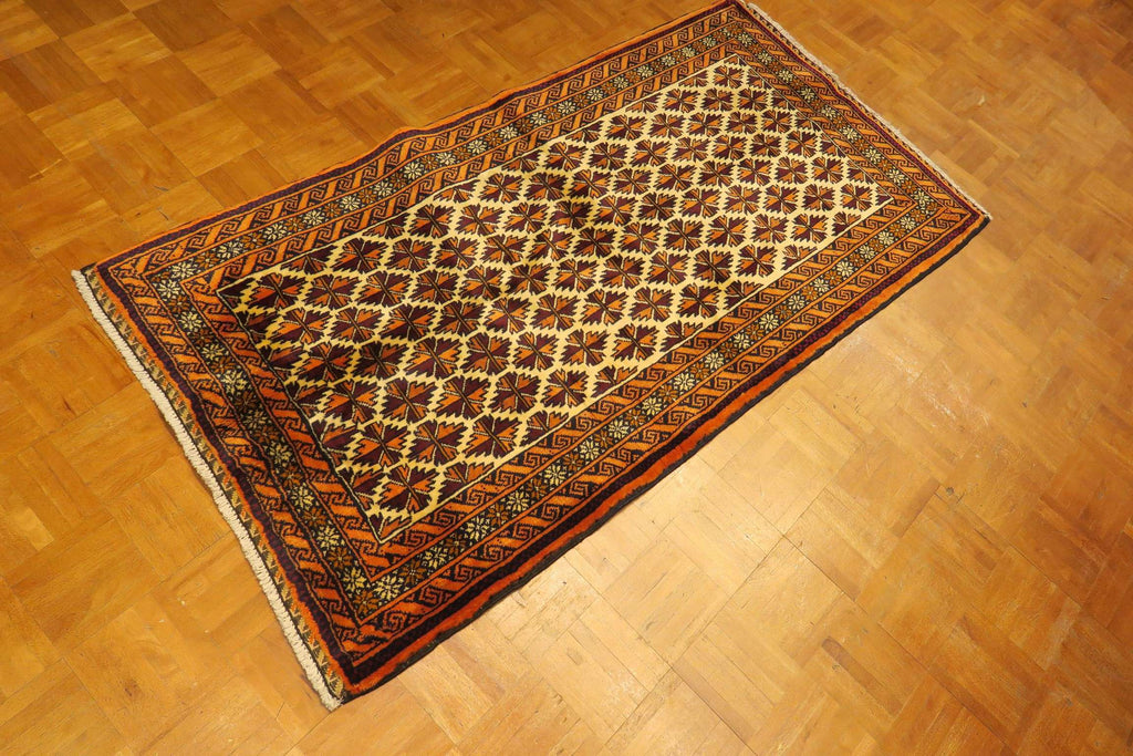 2' 8" x 5' 5" Persian Baluch Rug image 6