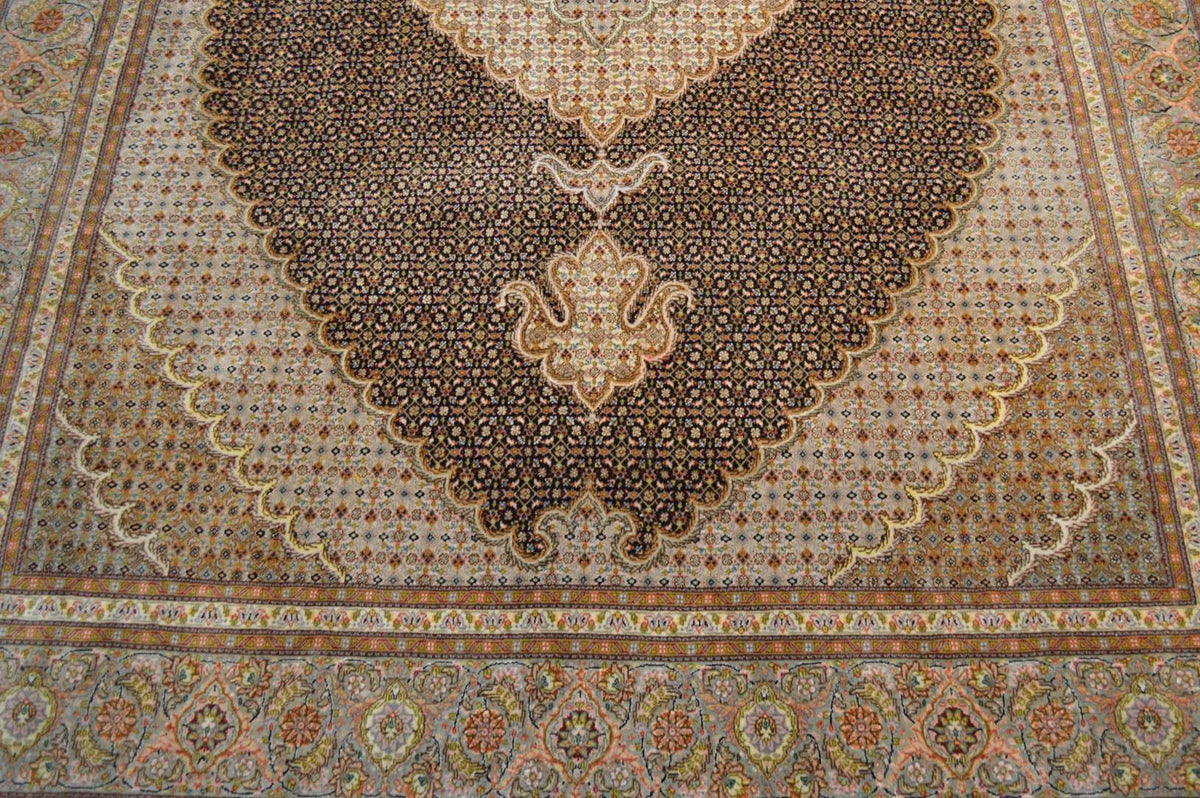 6' 4" x 10' 4" Persian Tabriz Rug image 9