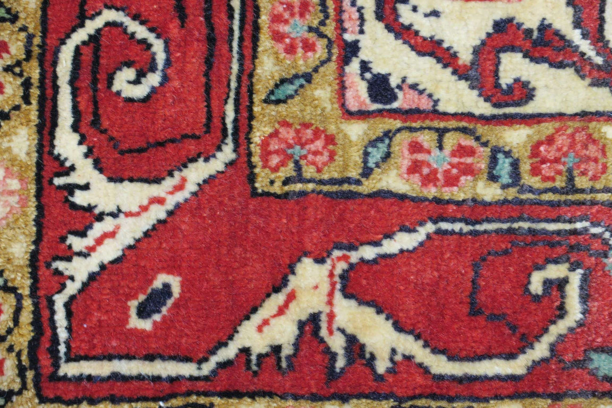 3' 4" x 5' 0" Persian Jozan Rug image 2