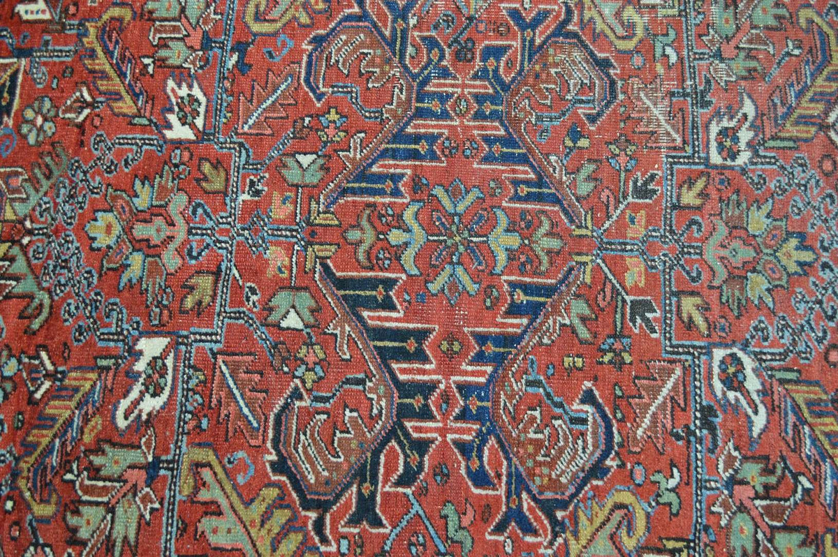 6' 6" x 9' 5" Persian Heriz Rug image 12