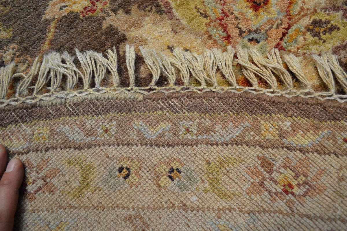 7' 9" x 8' 0" India Sultanabad Round Rug image 12