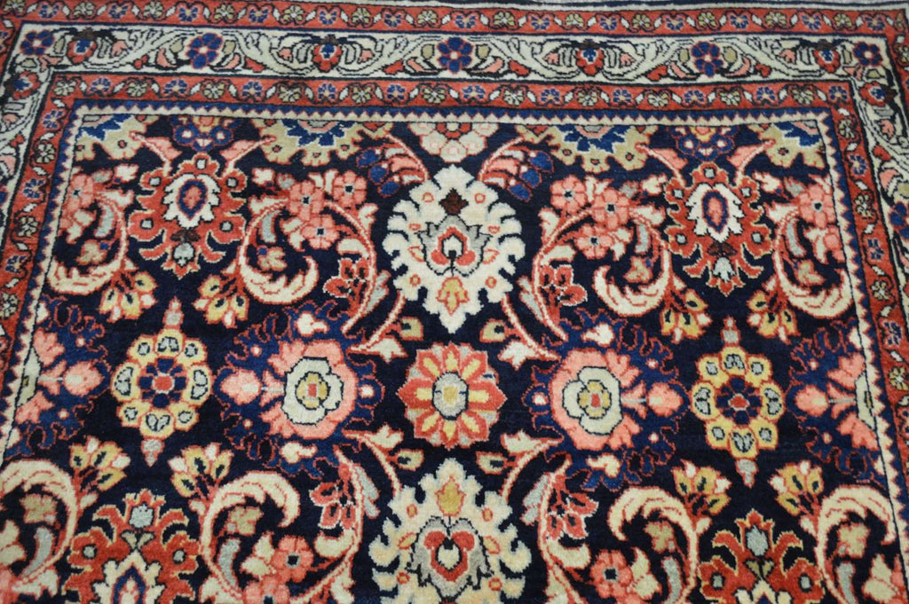 4' 8" x 10' 0" Persian Sarouk Rug image 5
