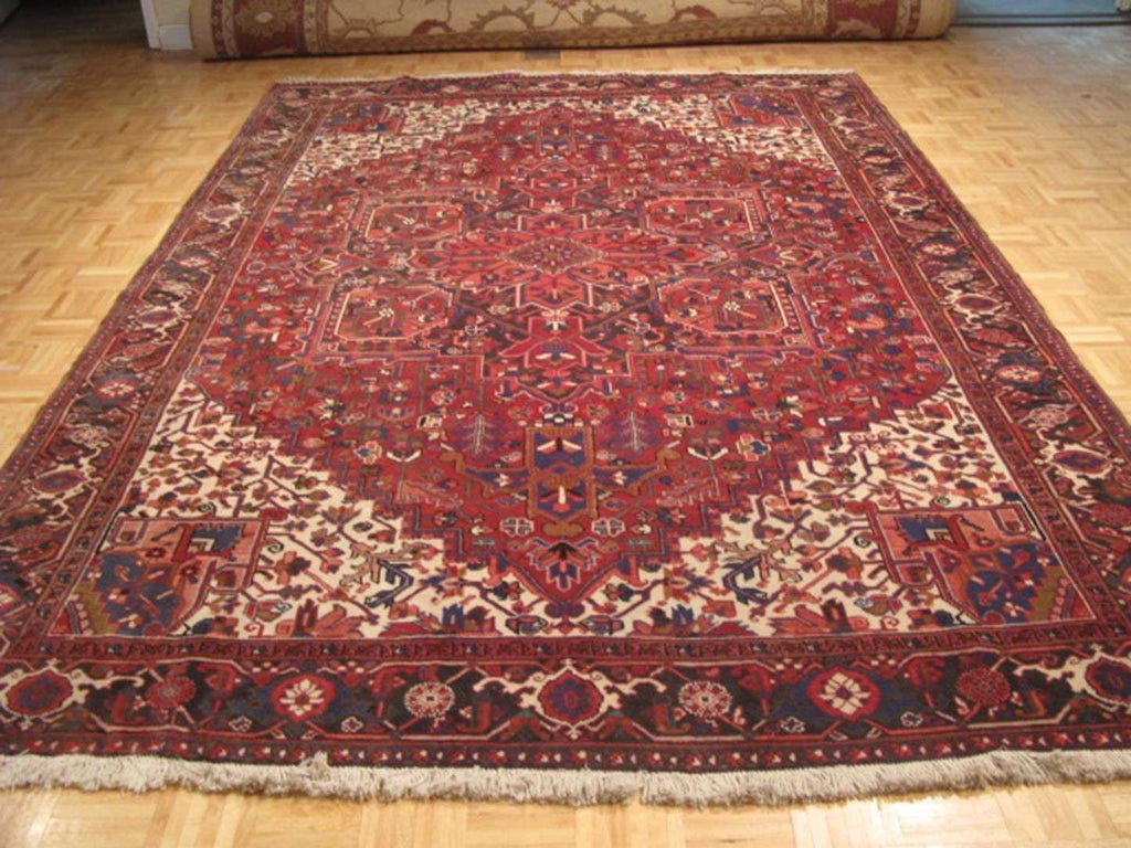 8' 0" x 11' 8" Persian Heriz Rug image 0