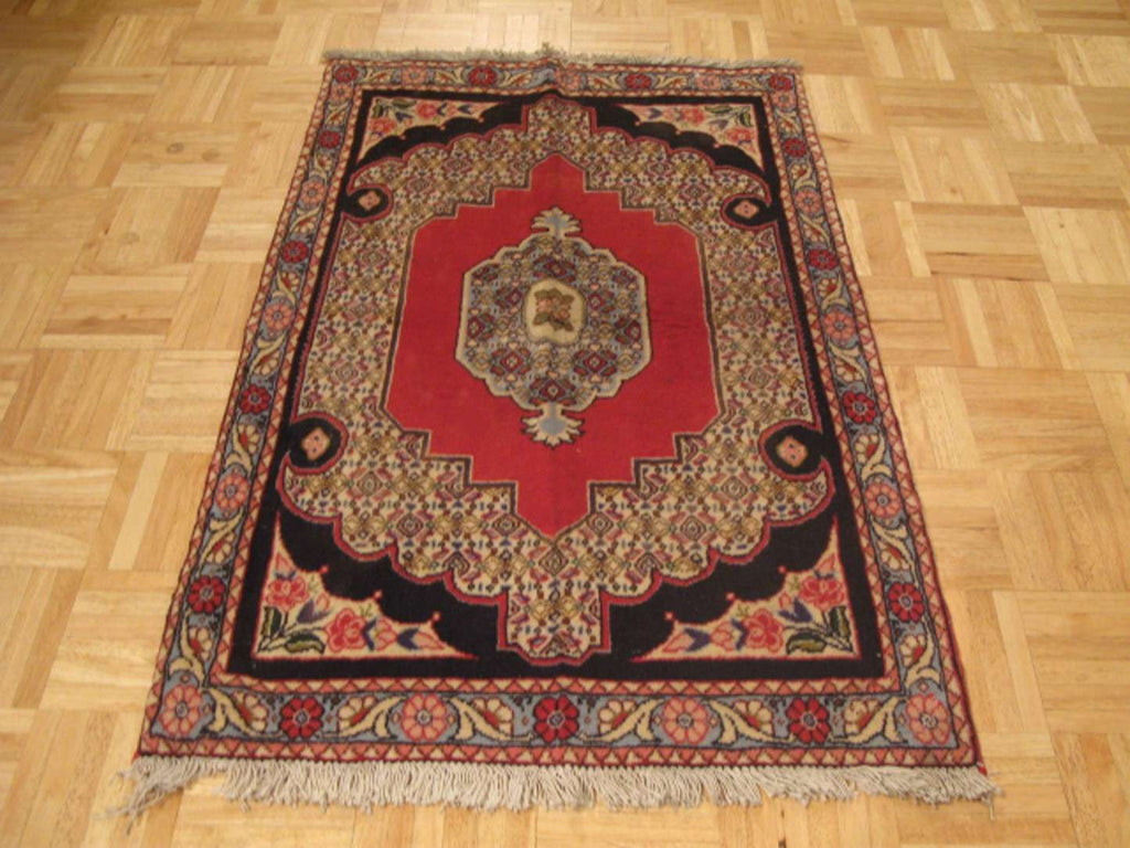 2' 5" x 3' 8" Persian Bijar Rug image 1