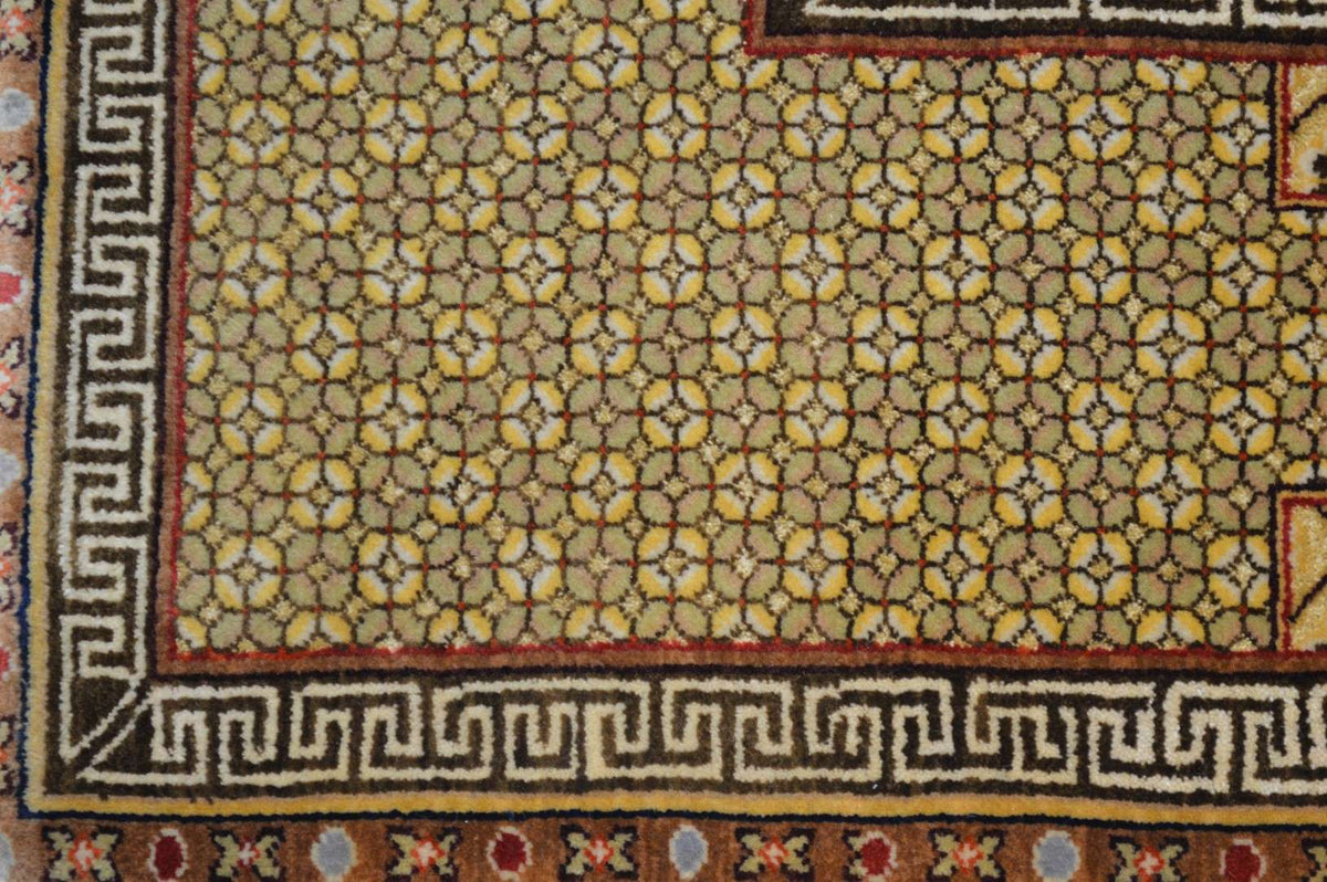 2' 5" x 3' 8" India Agra Rug image 4