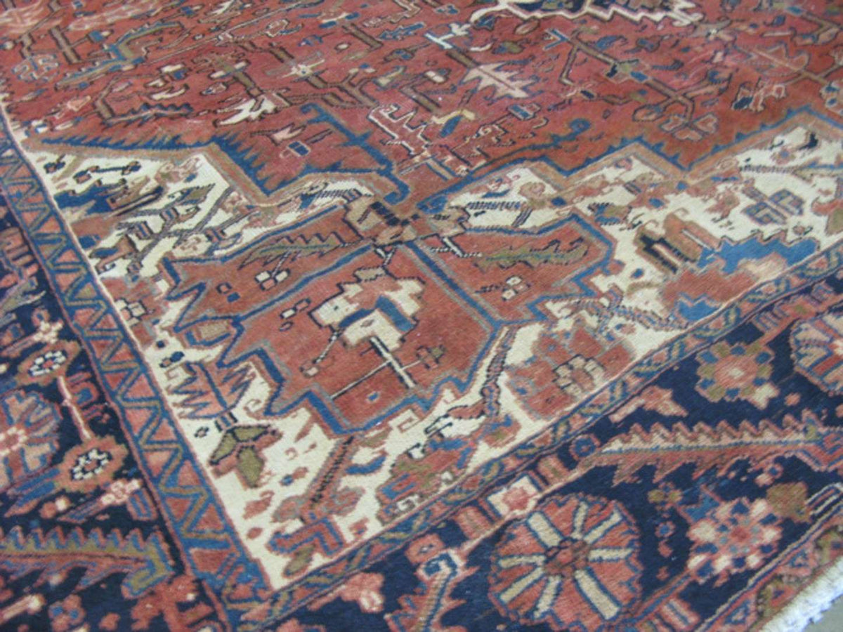 9' 6" x 12' 1" Persian Heriz Rug image 5