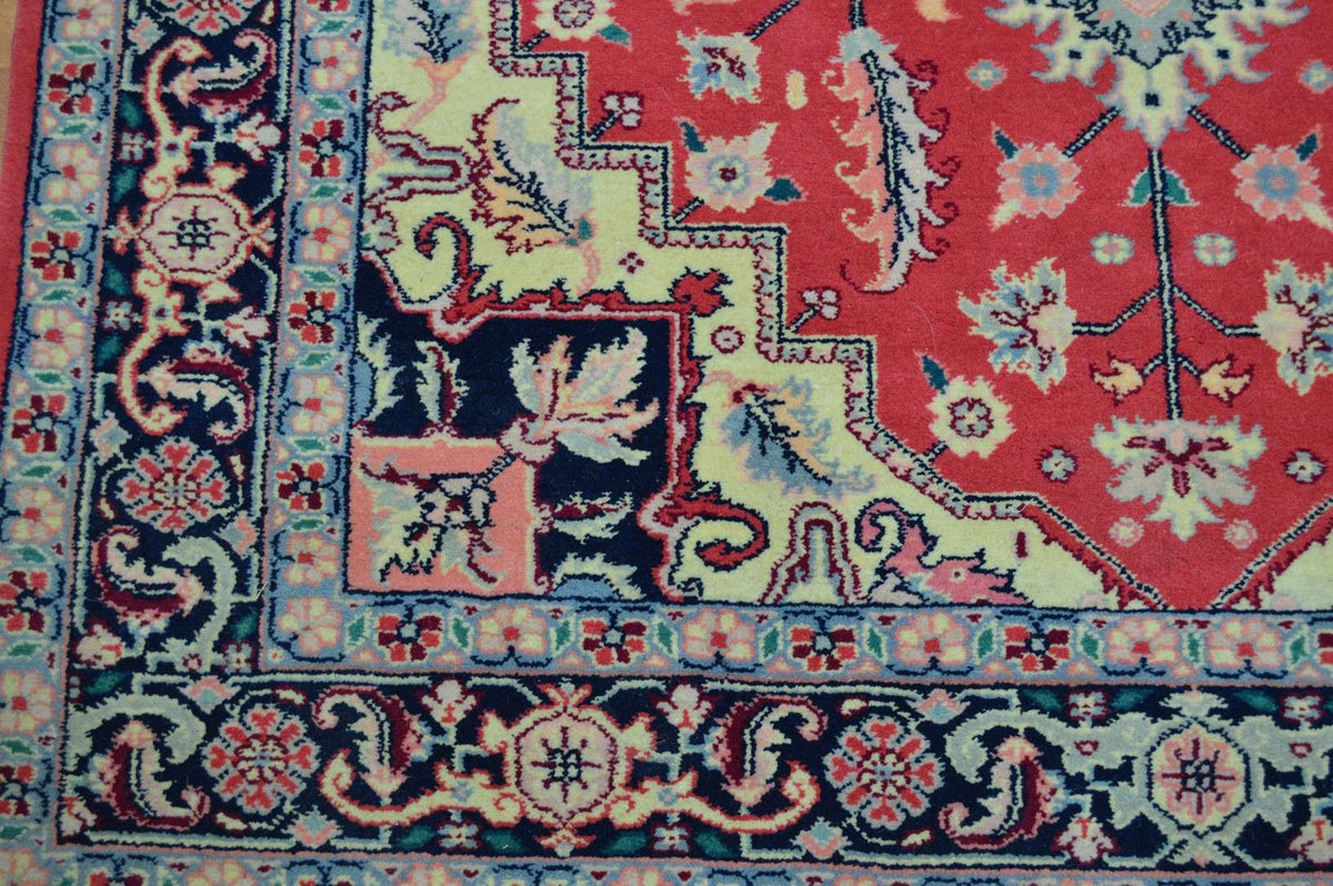 5' 5" x 8' 8" India Heriz Rug image 3