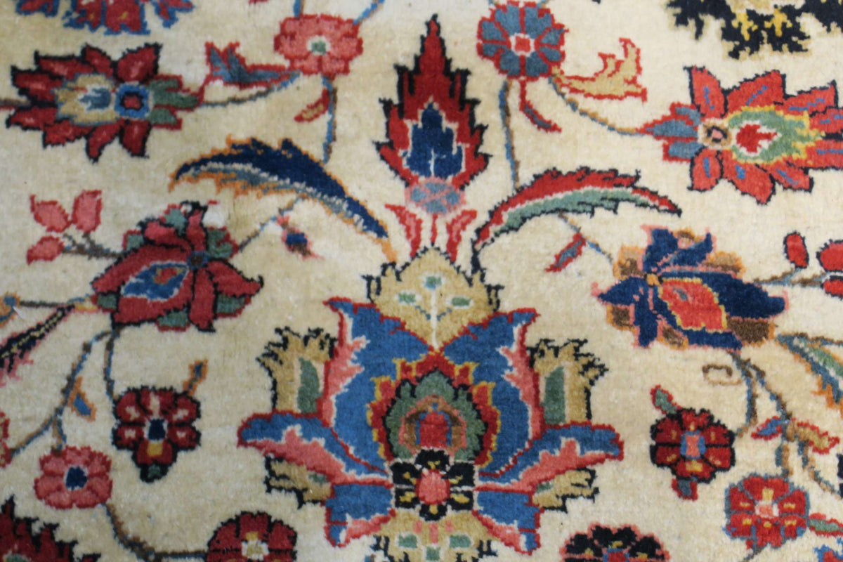 10' 3" x 13' 6" Persian Sarouk Rug image 0
