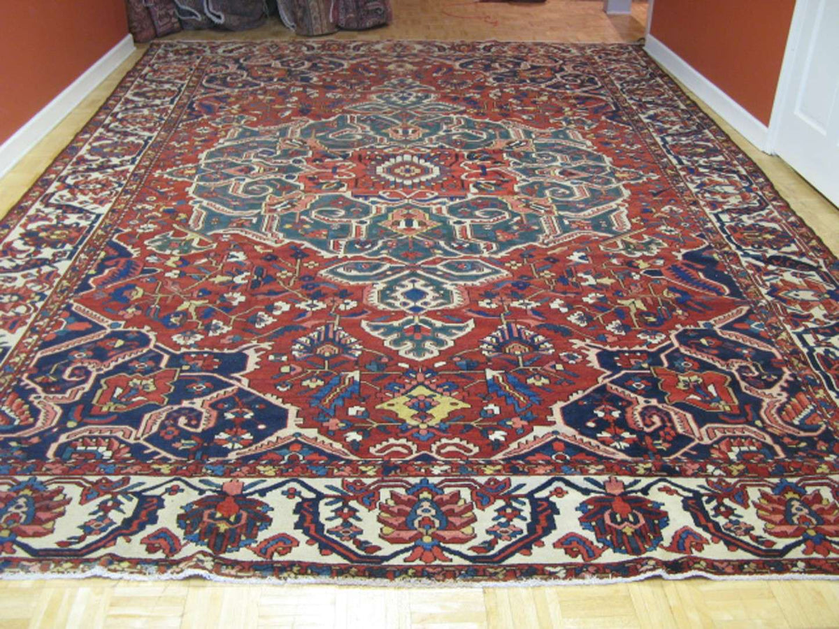 10' 7" x 15' 0" Persian Bakhtiari Rug image 1