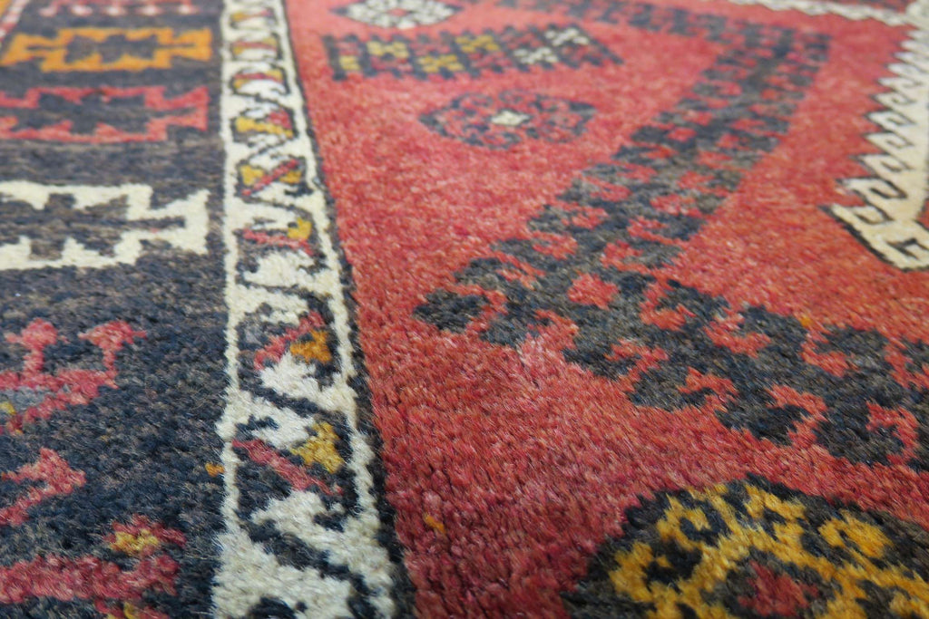 4'1'' x 8'8'' Persian Hamadan Runner image 2