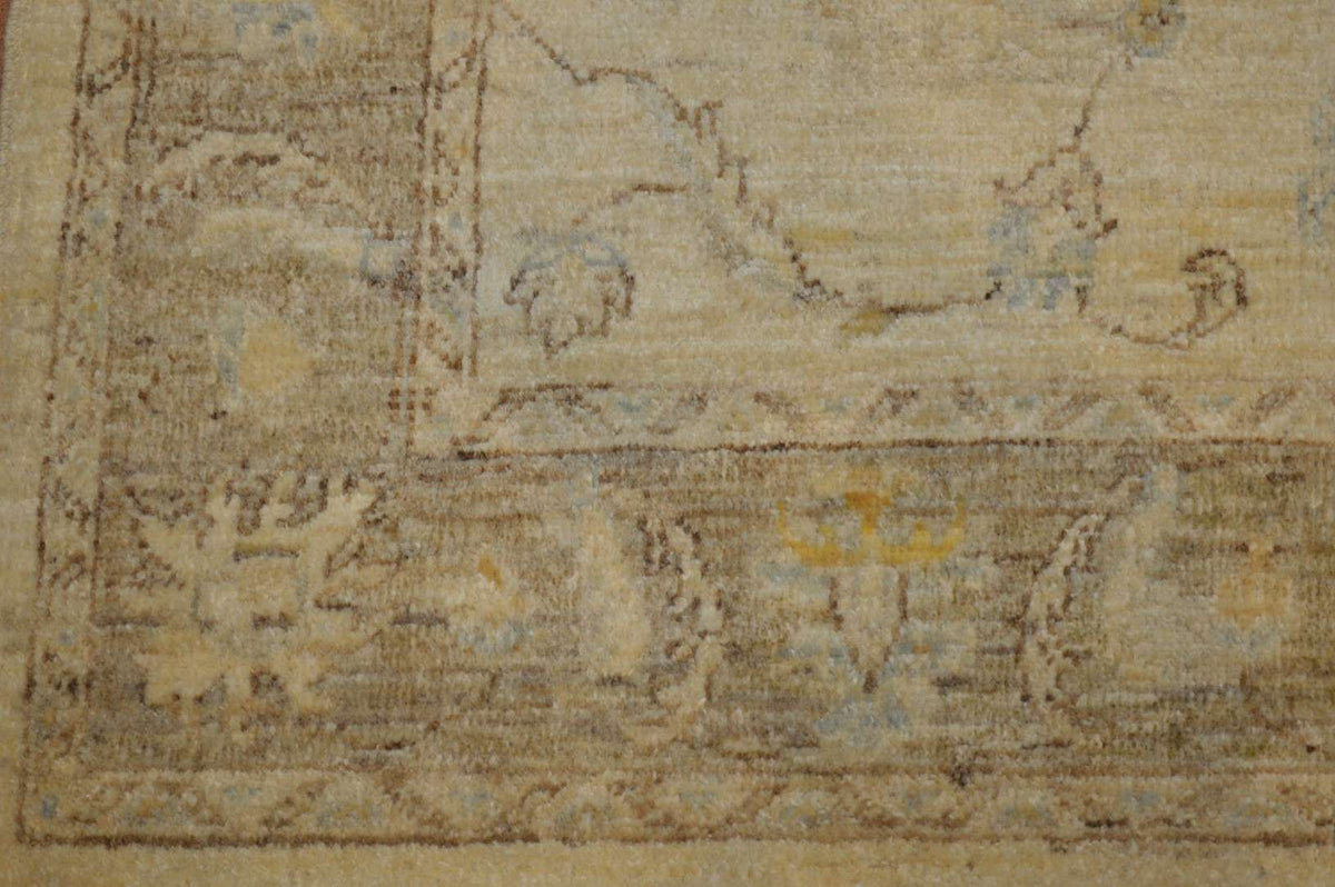 4' 0" x 6' 0" Pakistan Peshawar Rug image 4