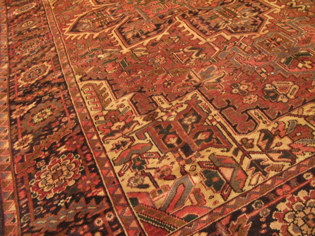 7' 9" x 11' 1" Persian Heriz Rug image 10