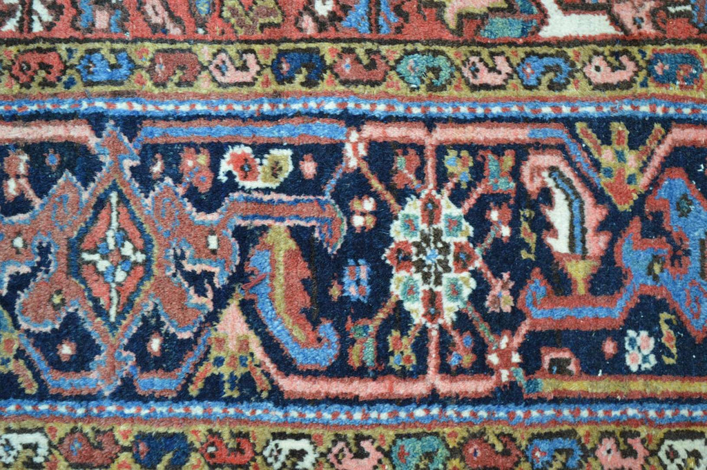 7' 0" x 9' 3" Persian Heriz Rug image 3