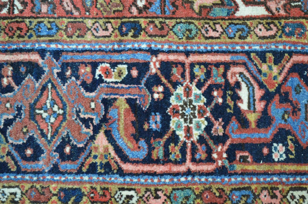 7' 0" x 9' 3" Persian Heriz Rug image 3