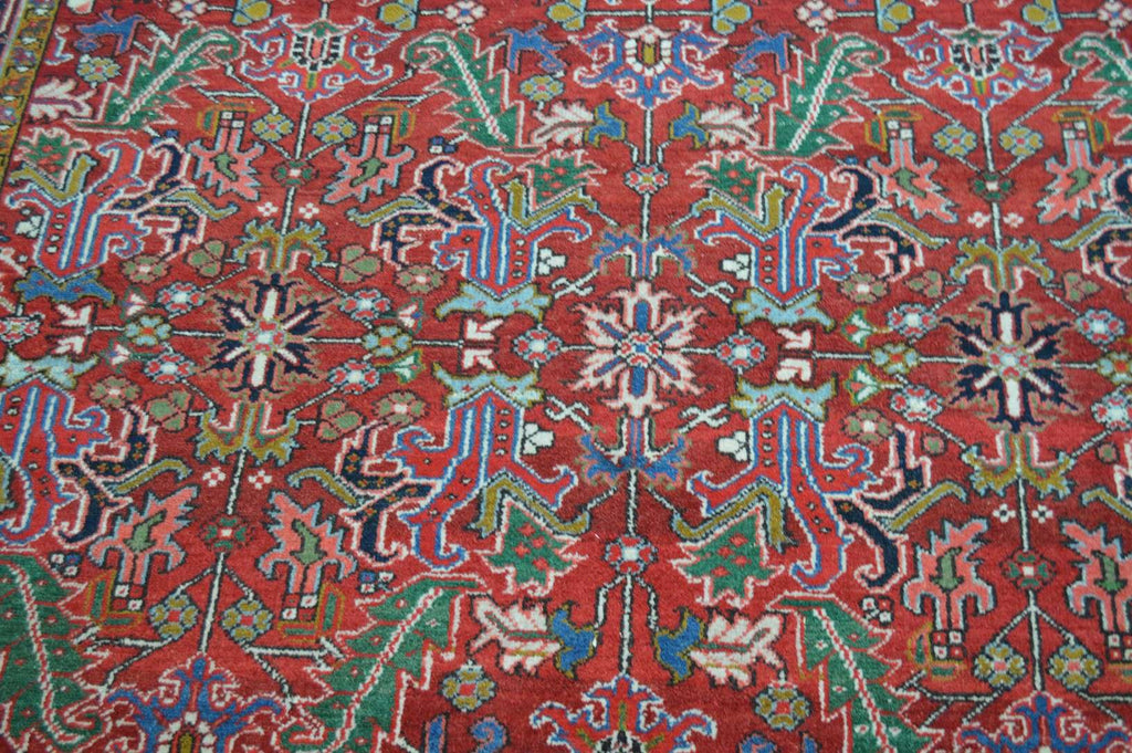 7' 7" x 10' 3" Persian Heriz Rug image 8