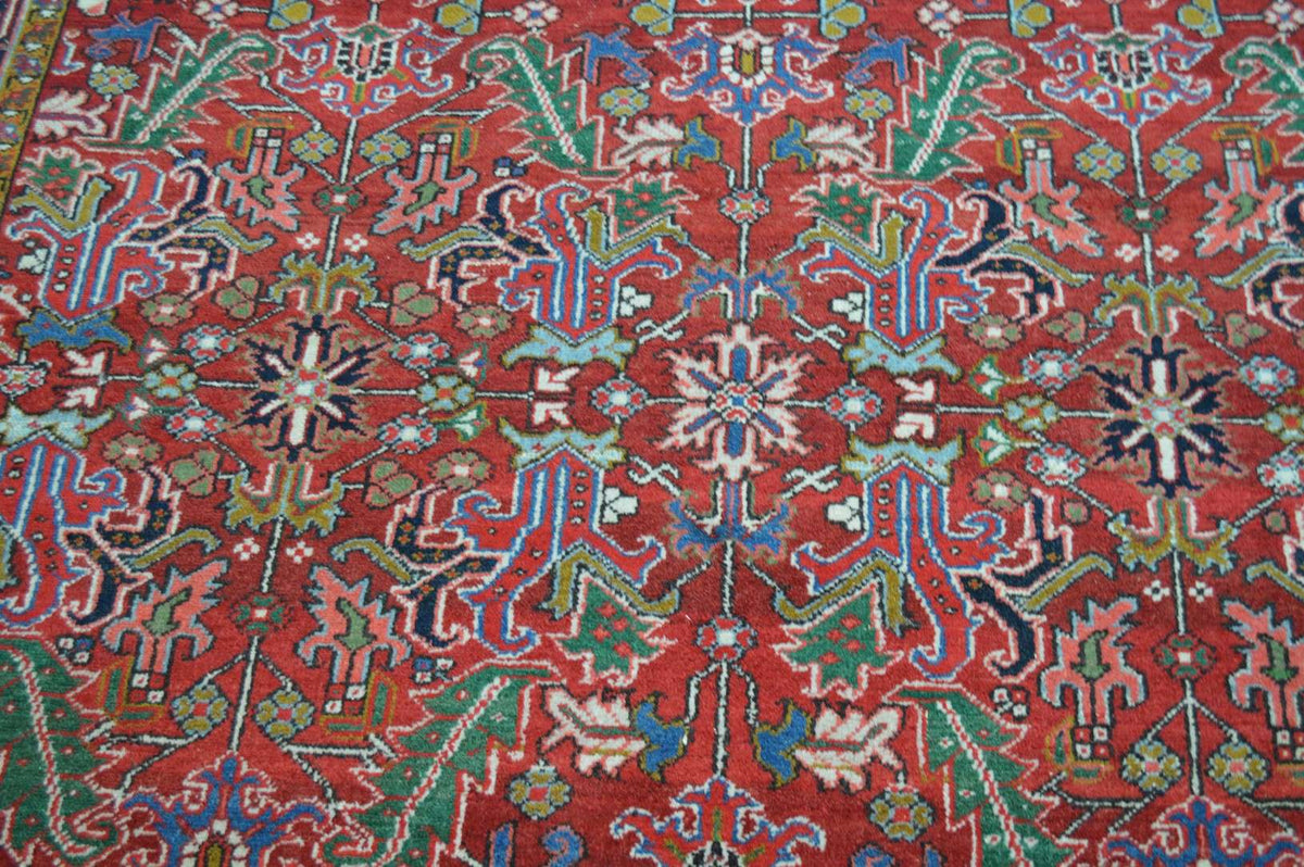 7' 7" x 10' 3" Persian Heriz Rug image 8