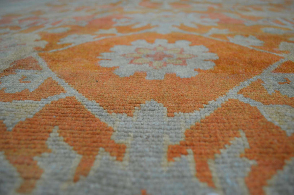 8' 9" x 10' 4" Turkish Oushak Rug image 8