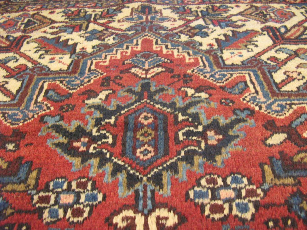 7' 5" x 8' 2" Persian Heriz Rug image 6