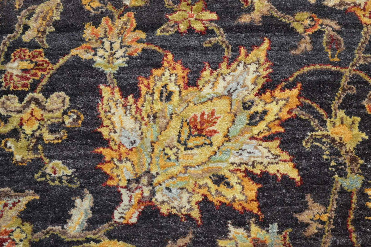 8' 0" x 8' 1" India Sultanabad Round Rug image 2